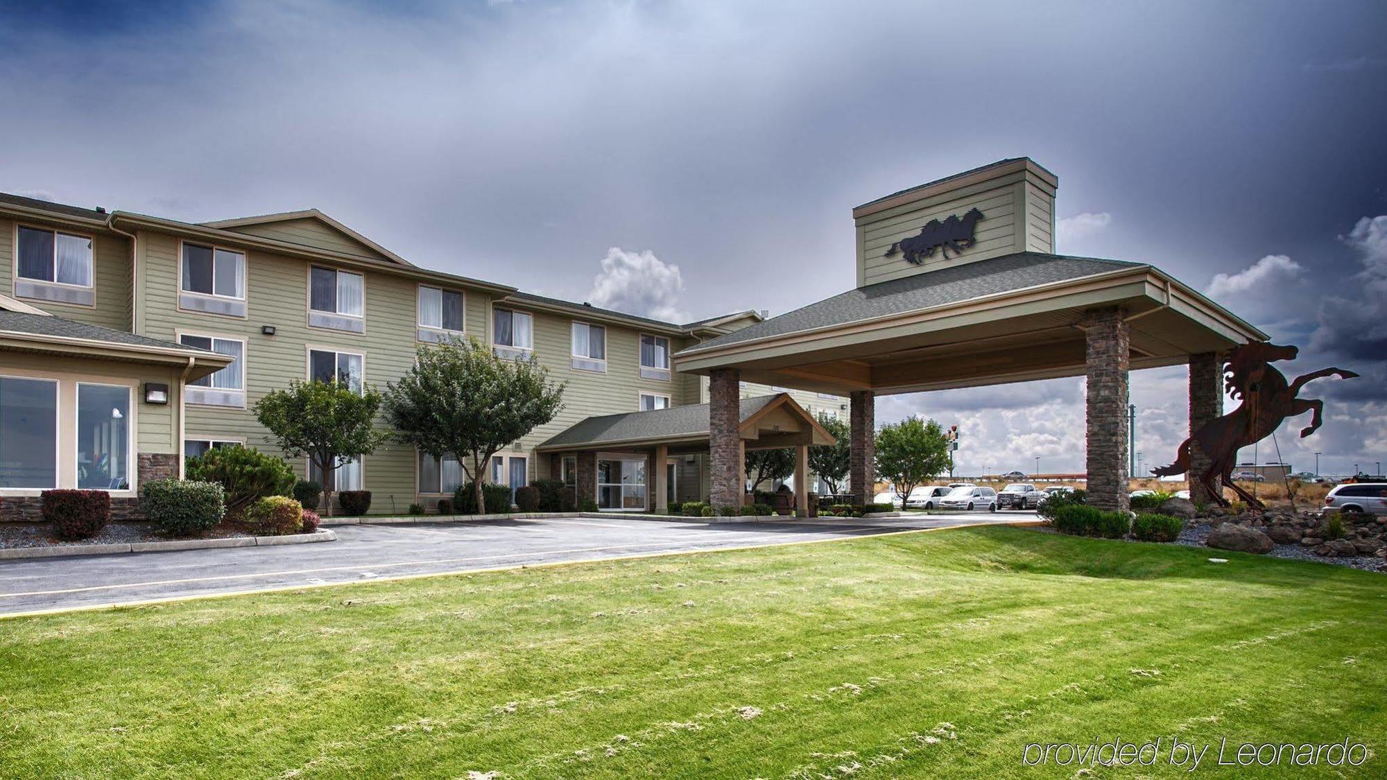 Western Bronco Hotel